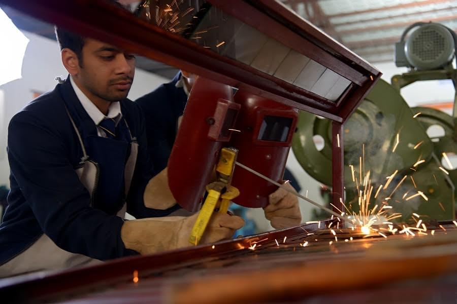 Mangalmay Institute of Engineering and Technology Greater Noida Laboratory photo 6